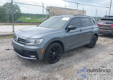 2020 Volkswagen Tiguan 2.0T Se/2.0T Se R-Line Black/2.0T Sel z USA, uszkodzony, nr VIN 3VV2B7AXXLM156864